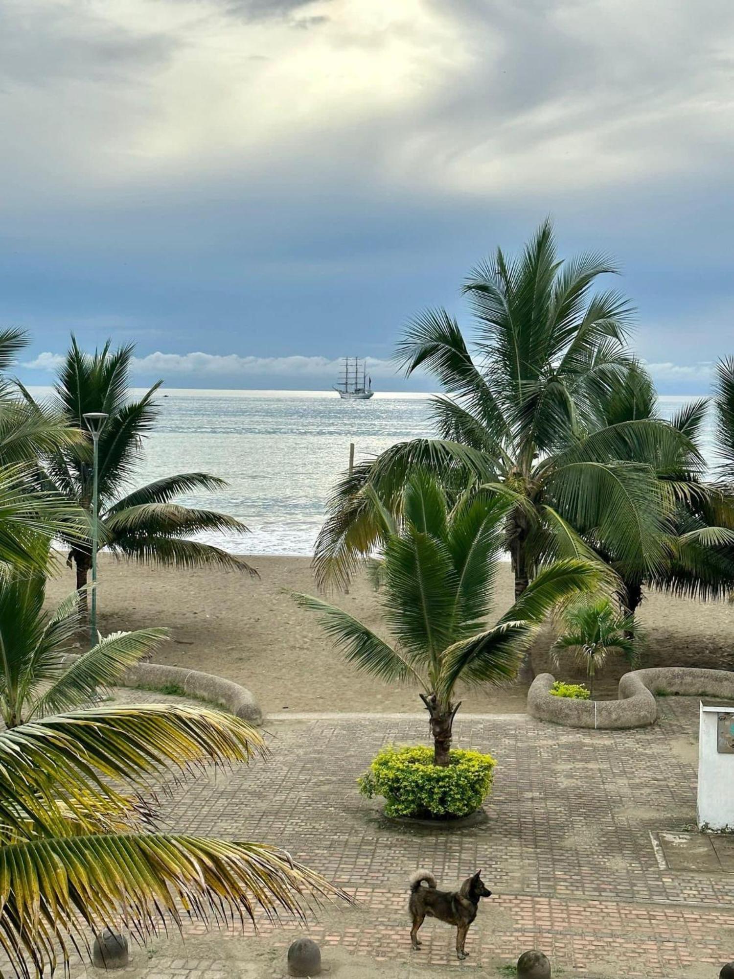 Victor Hugo Hotel Puerto López Zewnętrze zdjęcie
