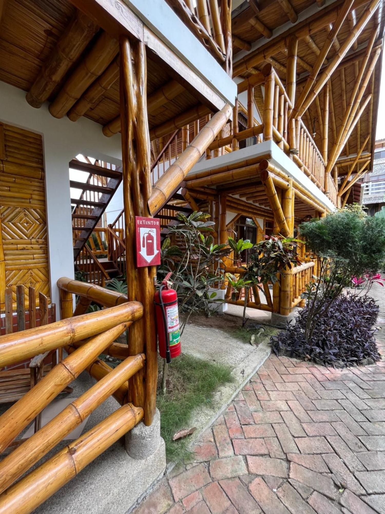 Victor Hugo Hotel Puerto López Zewnętrze zdjęcie