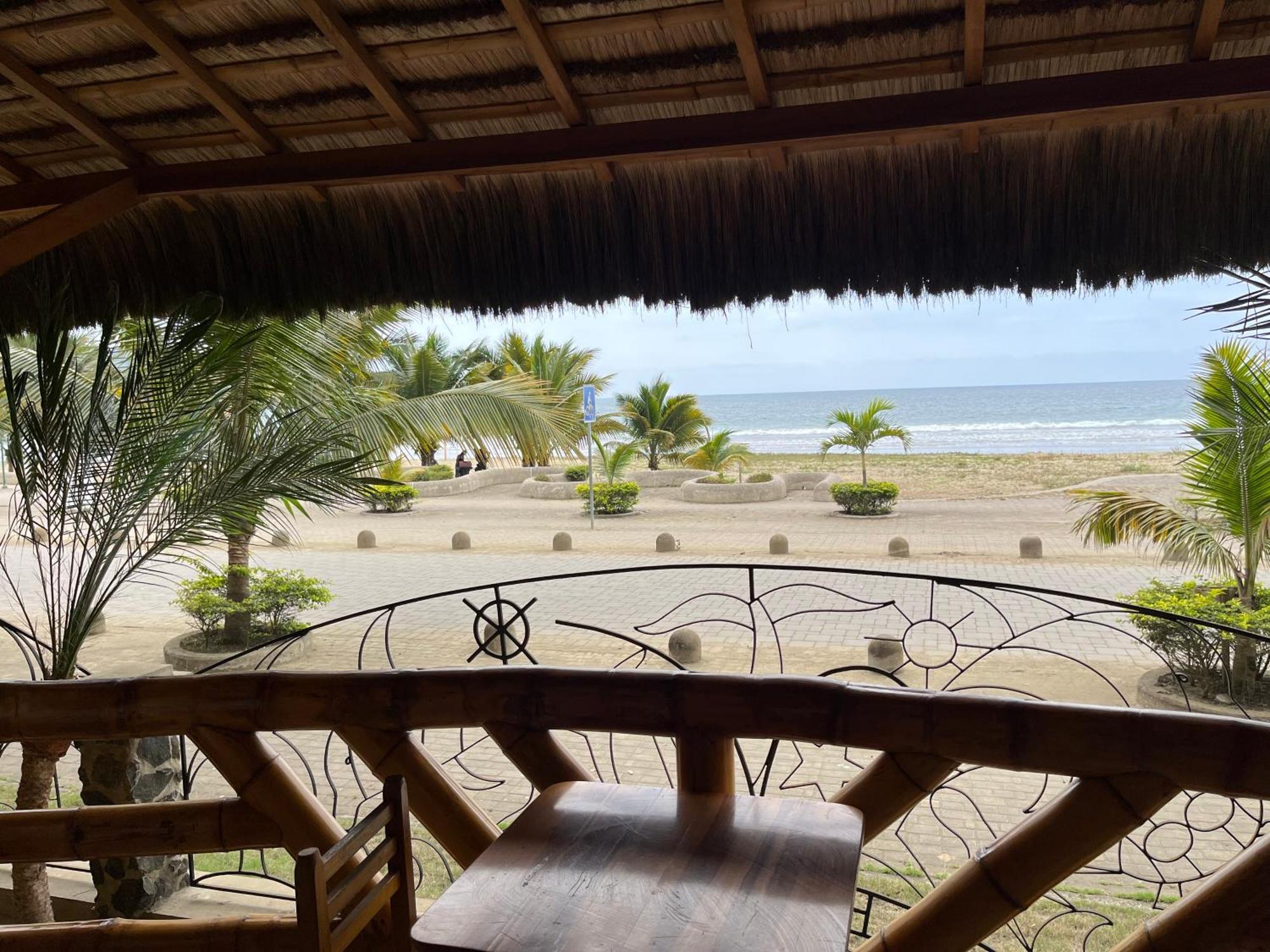 Victor Hugo Hotel Puerto López Zewnętrze zdjęcie