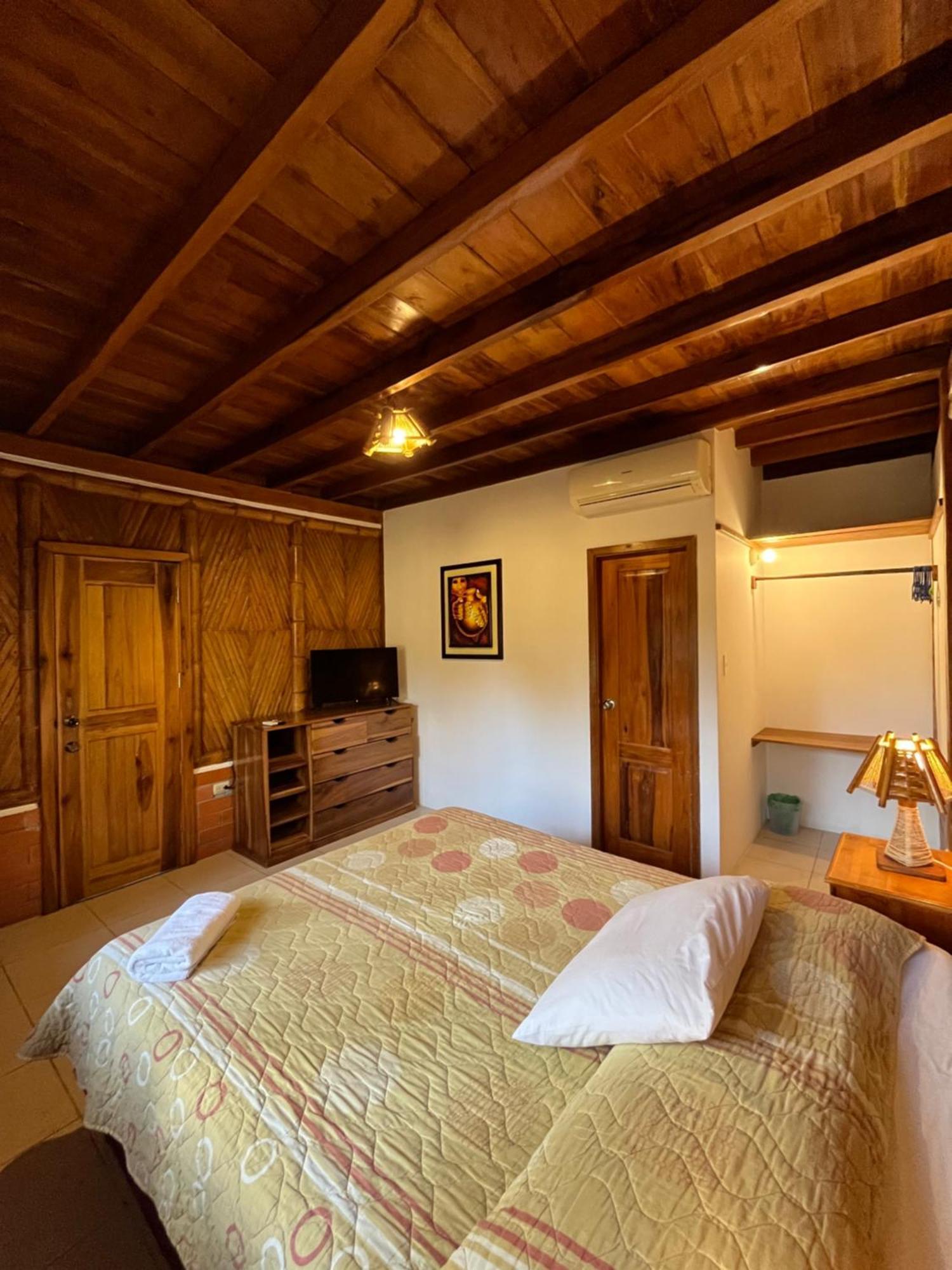 Victor Hugo Hotel Puerto López Zewnętrze zdjęcie