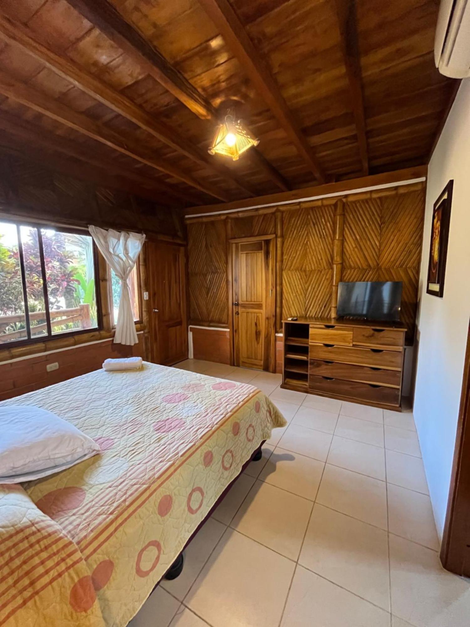 Victor Hugo Hotel Puerto López Zewnętrze zdjęcie